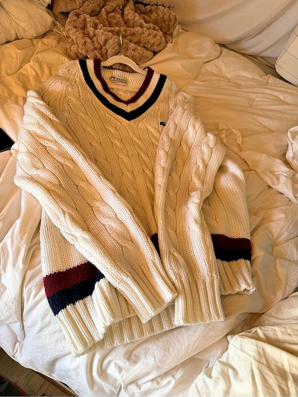 VTG 80s Izod Lacoste 100% Acrylic Cricket Sweater Deep V-Neck Size L - Picture 8 of 17